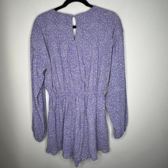 Lulus Weekend Charm Lilac Floral Romper Size M - Picture 3 of 8